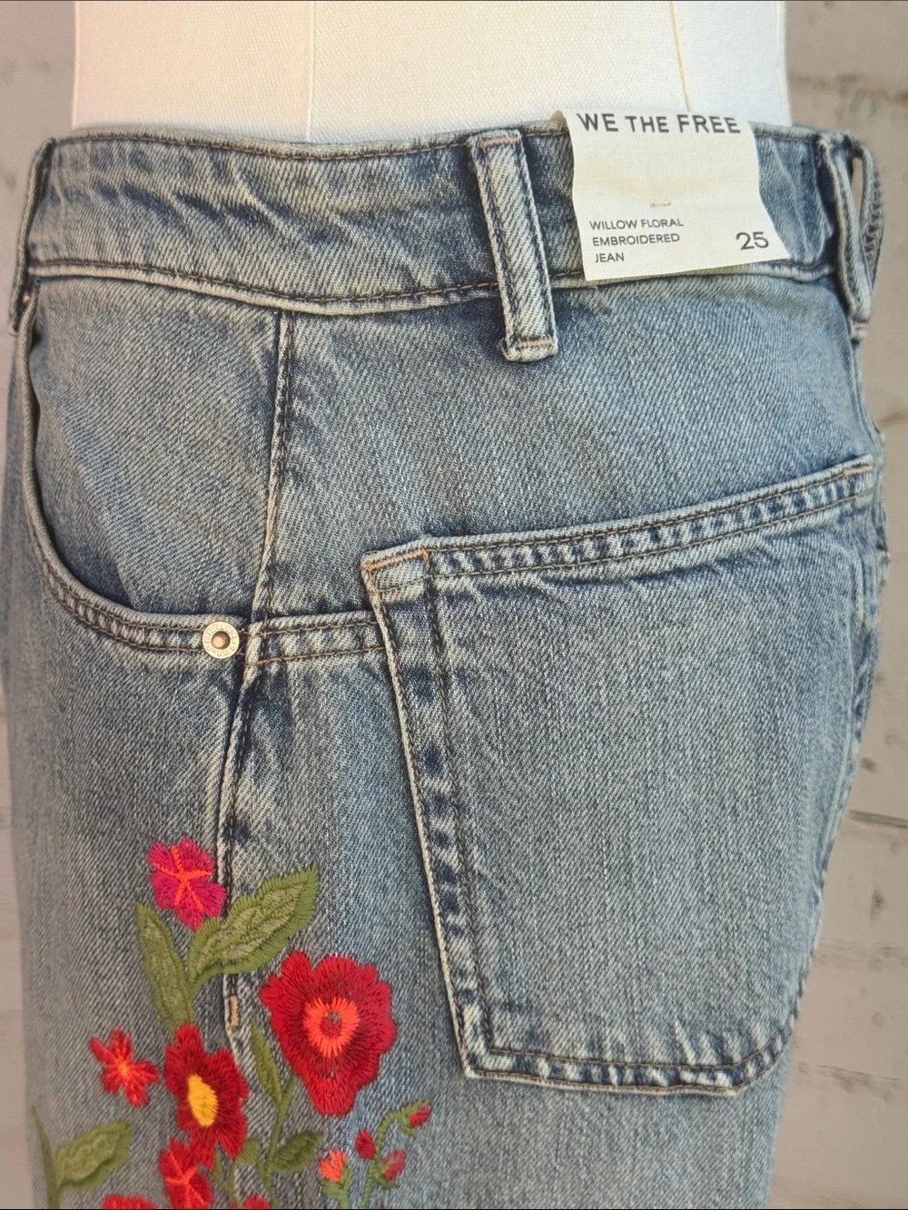 Free People We The Free Willow Floral Embroidered Jean Retrograde Blue Size 25 - Picture 11 of 16